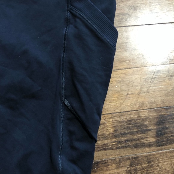 Lululemon Ladies Crops - Picture 7 of 7